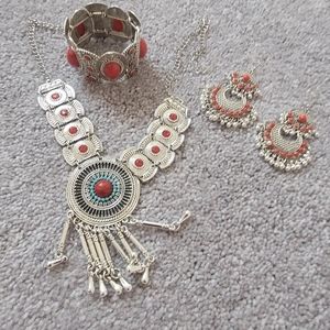 EMERY ROSE Chain Tassel Charm Necklace